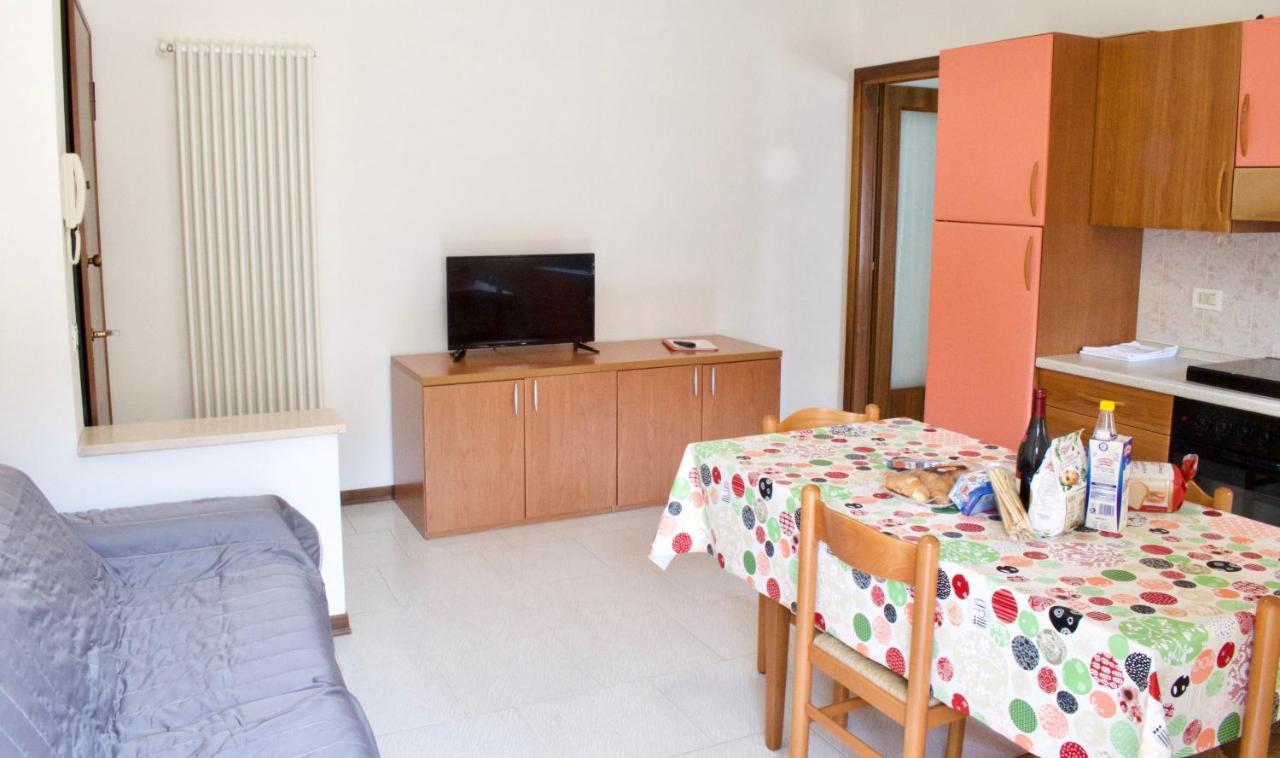 לידו די ג'סולו App4Rent - Villa Mimosa - Family Apartment מראה חיצוני תמונה